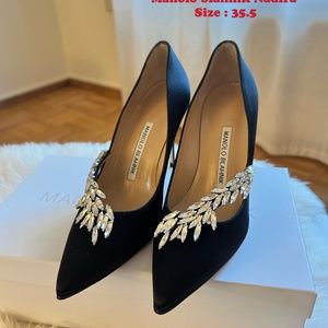 Manolo Blahnik Nadira Jeweled Black Satin 90mm Pumps size 35.5